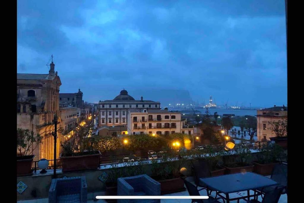 Stunning Kalsa Apartment Palermo Luaran gambar