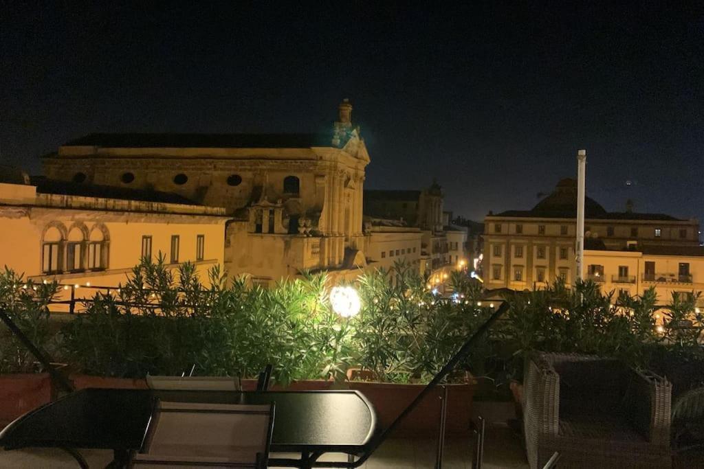 Stunning Kalsa Apartment Palermo Luaran gambar