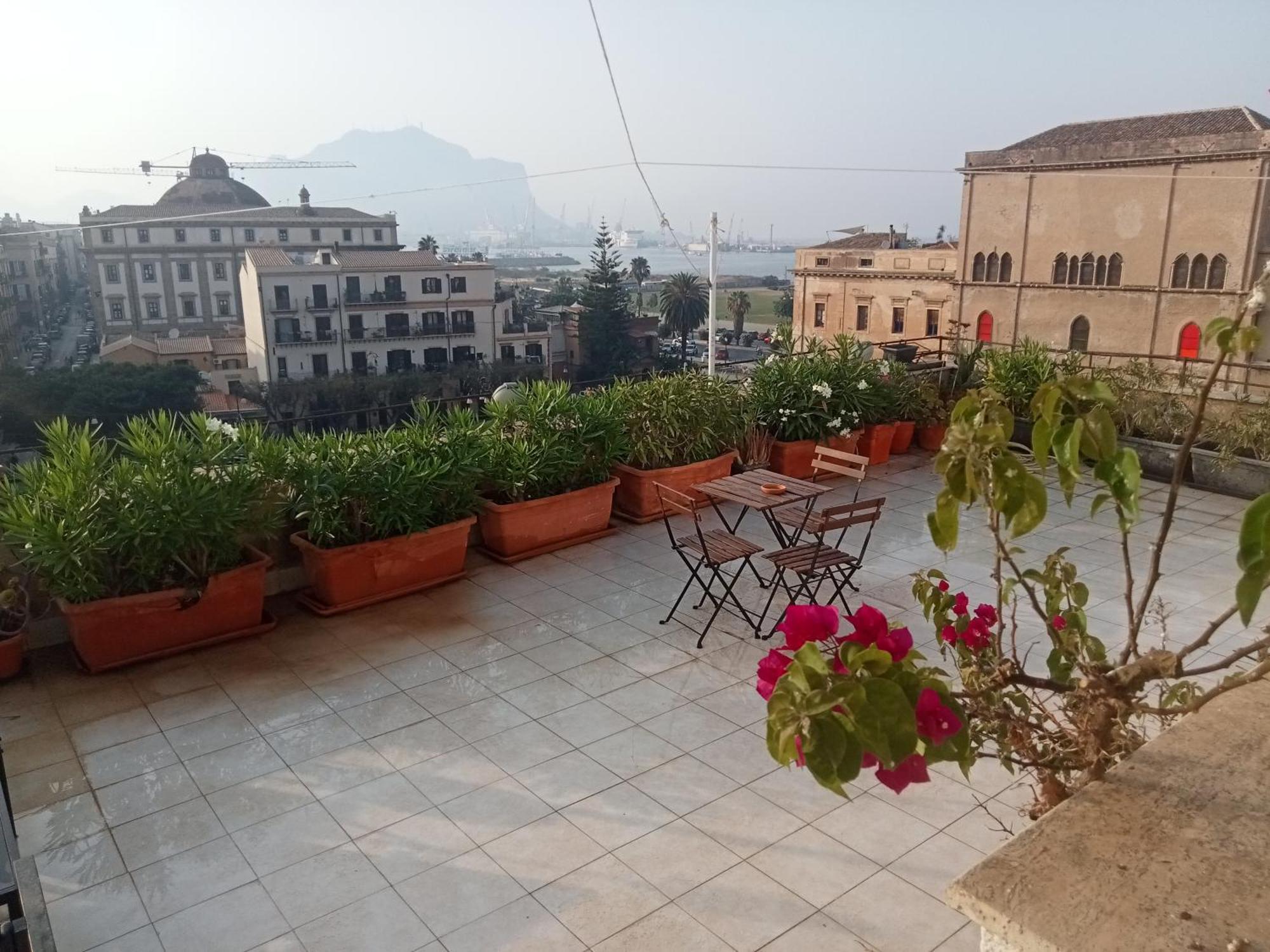Stunning Kalsa Apartment Palermo Luaran gambar