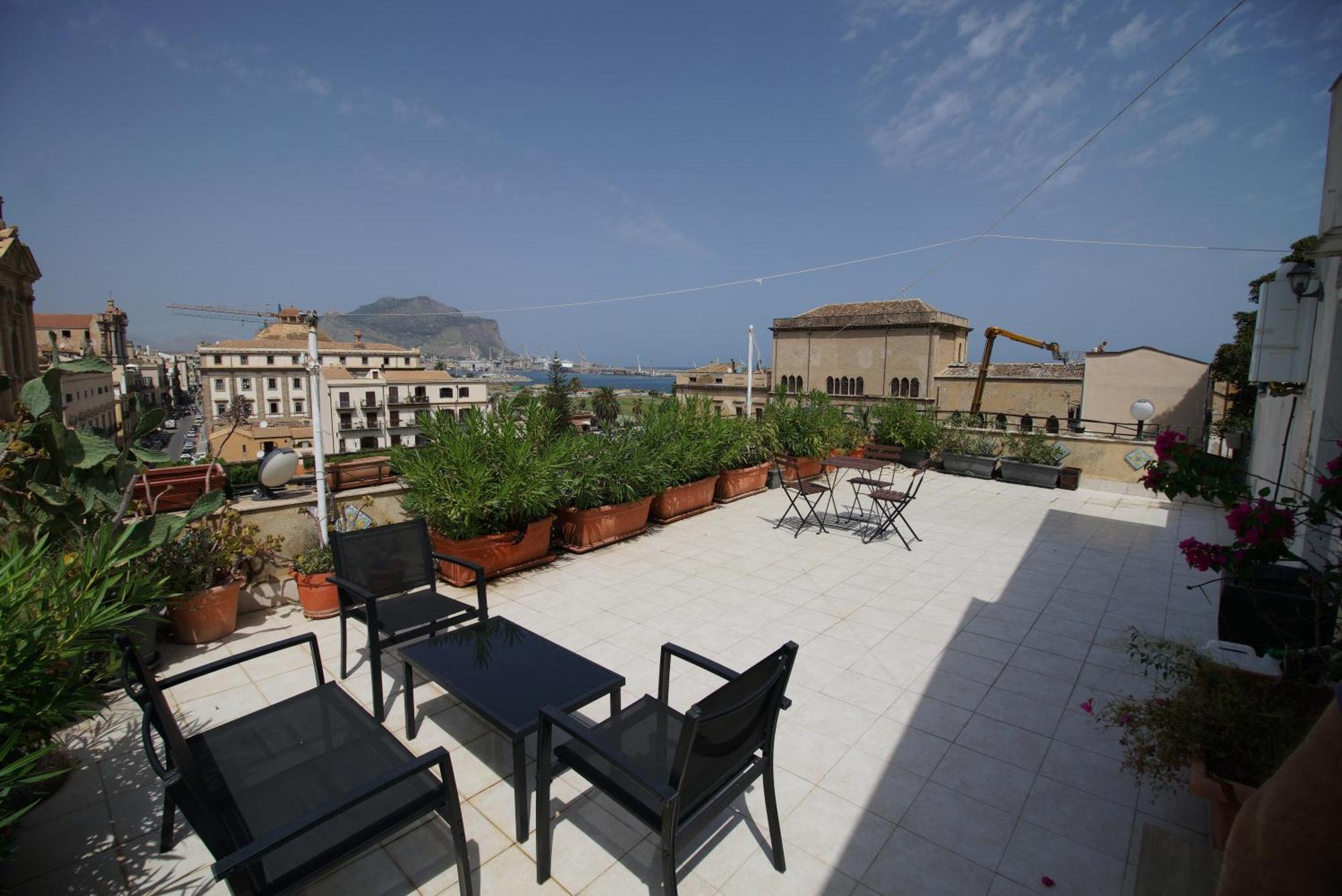 Stunning Kalsa Apartment Palermo Luaran gambar