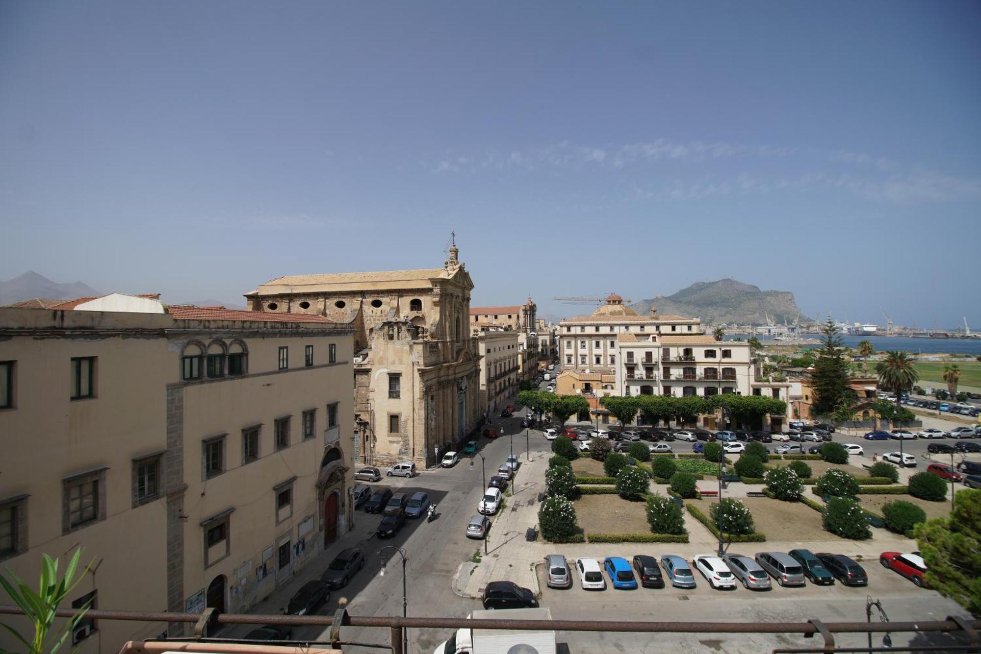 Stunning Kalsa Apartment Palermo Luaran gambar